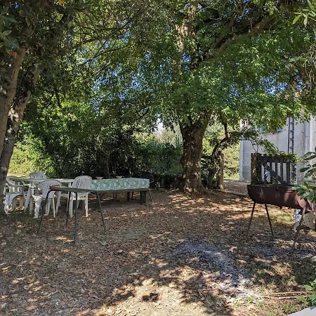 Au Moulin
